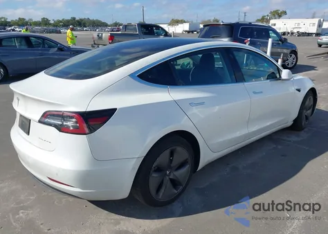 2019 Tesla Model 3 Long Range/Performance z USA, uszkodzony, nr VIN 5YJ3E1EB6KF437391